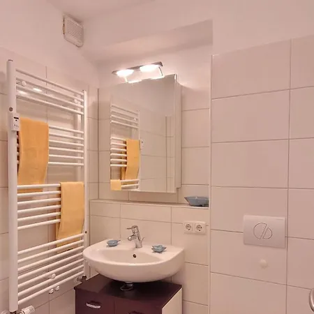 Warnemuende Strandnest 24350 *